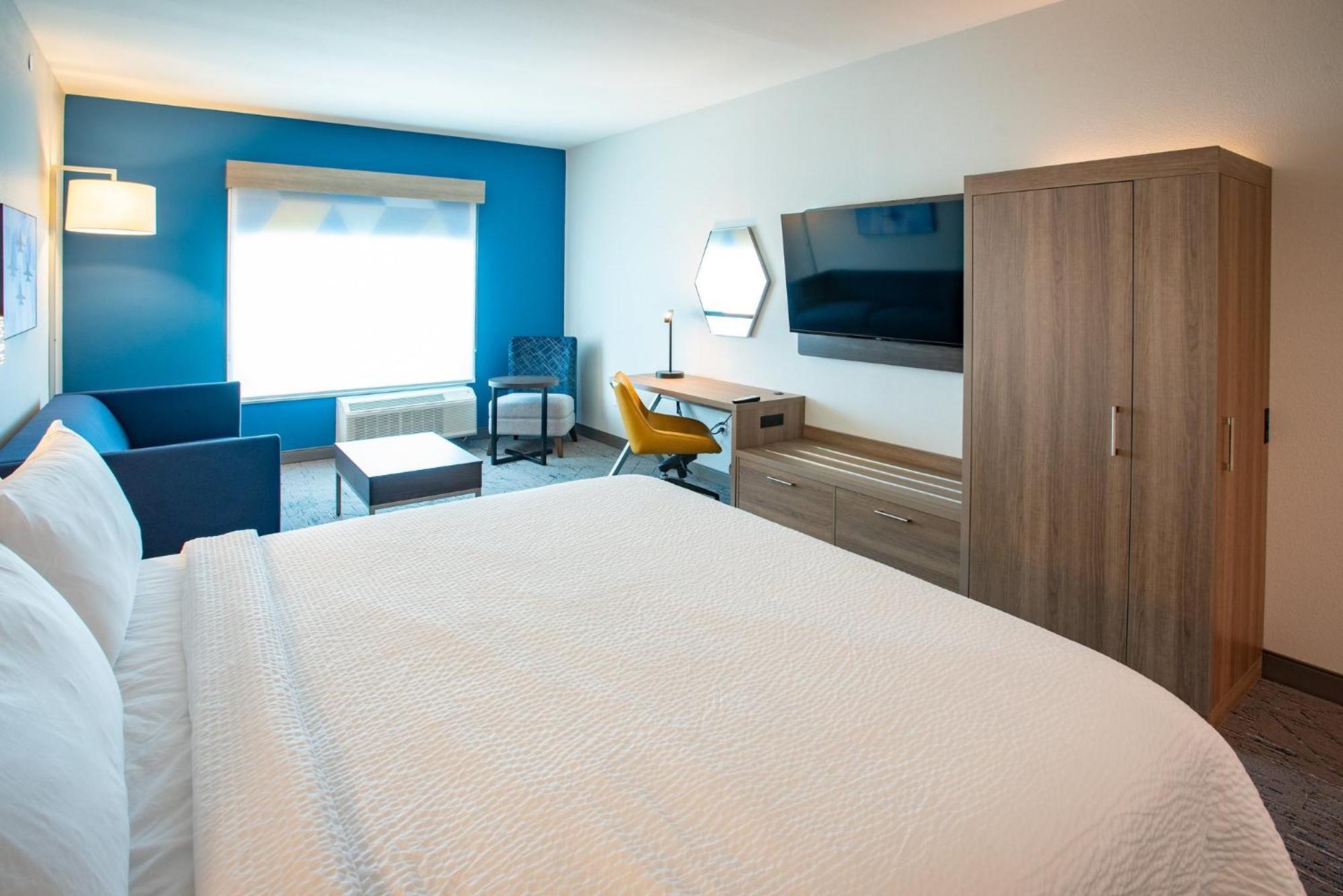 Holiday Inn Express & Suites Pensacola Airport North - I-10 By Ihg Ferry Pass Экстерьер фото