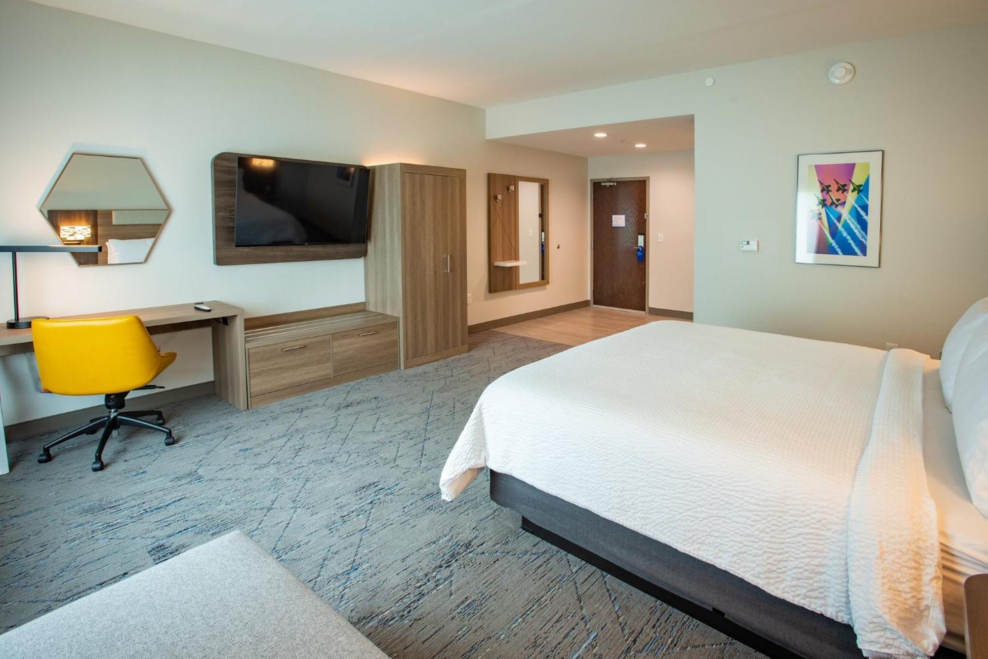 Holiday Inn Express & Suites Pensacola Airport North - I-10 By Ihg Ferry Pass Экстерьер фото