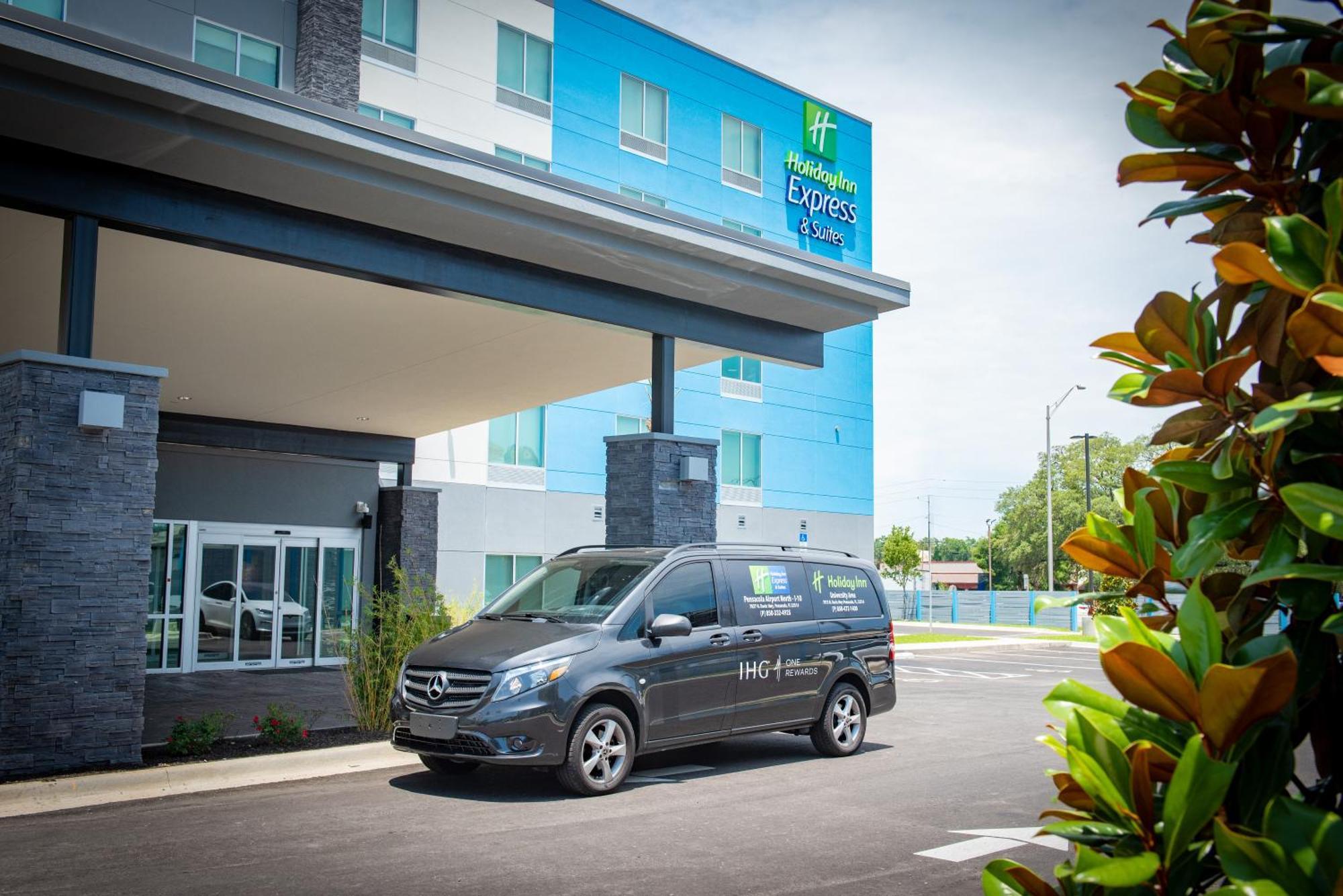 Holiday Inn Express & Suites Pensacola Airport North - I-10 By Ihg Ferry Pass Экстерьер фото
